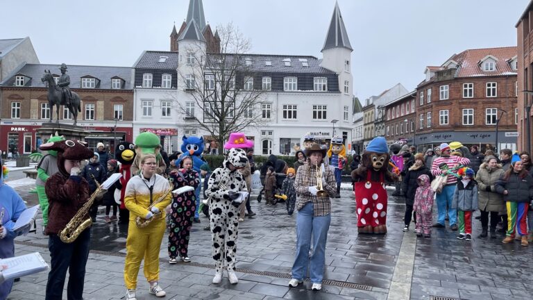 Fastelavn I Slagelse by 2024- Udklædning. Maskotter. Musik fra Slagelse Garden